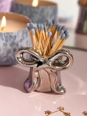 NWT Paddywax UO Exclusive Icon Match Holder